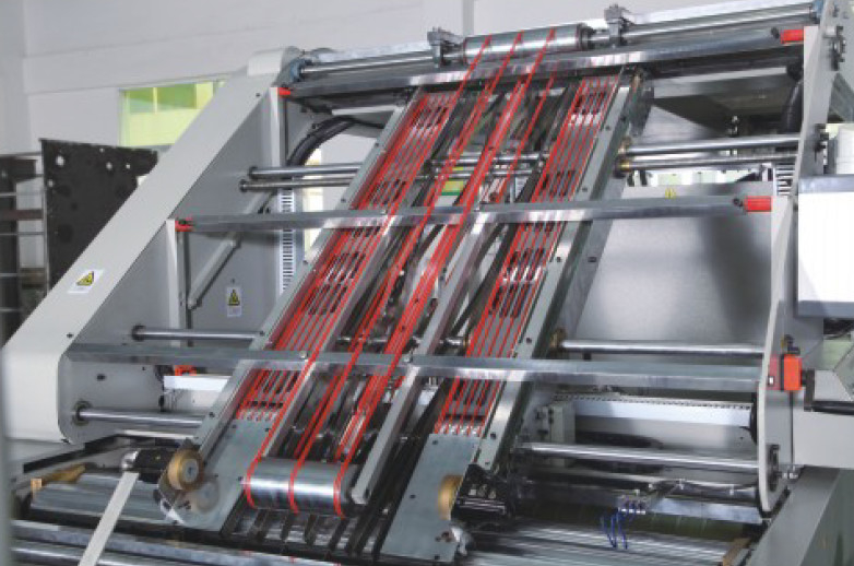 Wellpappe 1450 mm * 1450 mm Hochgeschwindigkeits-Laminiermaschine DX-1450
