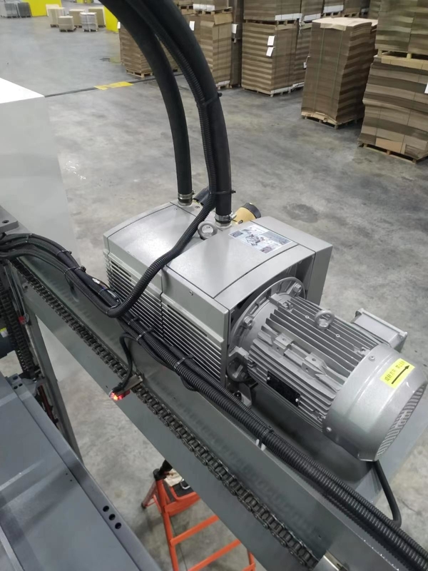 Back Feeder 3-lagige 5-lagige Flute-Laminiermaschine 150 m / min SPS-Steuerung