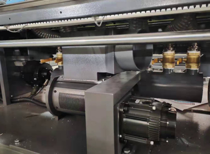 120–600 g/m² Top Sheet Auto Flute Laminator 3-lagige gewellte Laminiermaschine