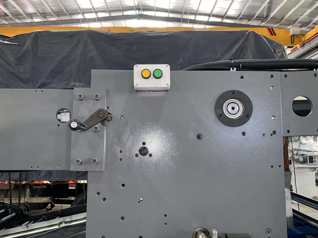 1650 * 1450 mm 5-lagige Flötenlaminator-Wellpappe-Laminiermaschine