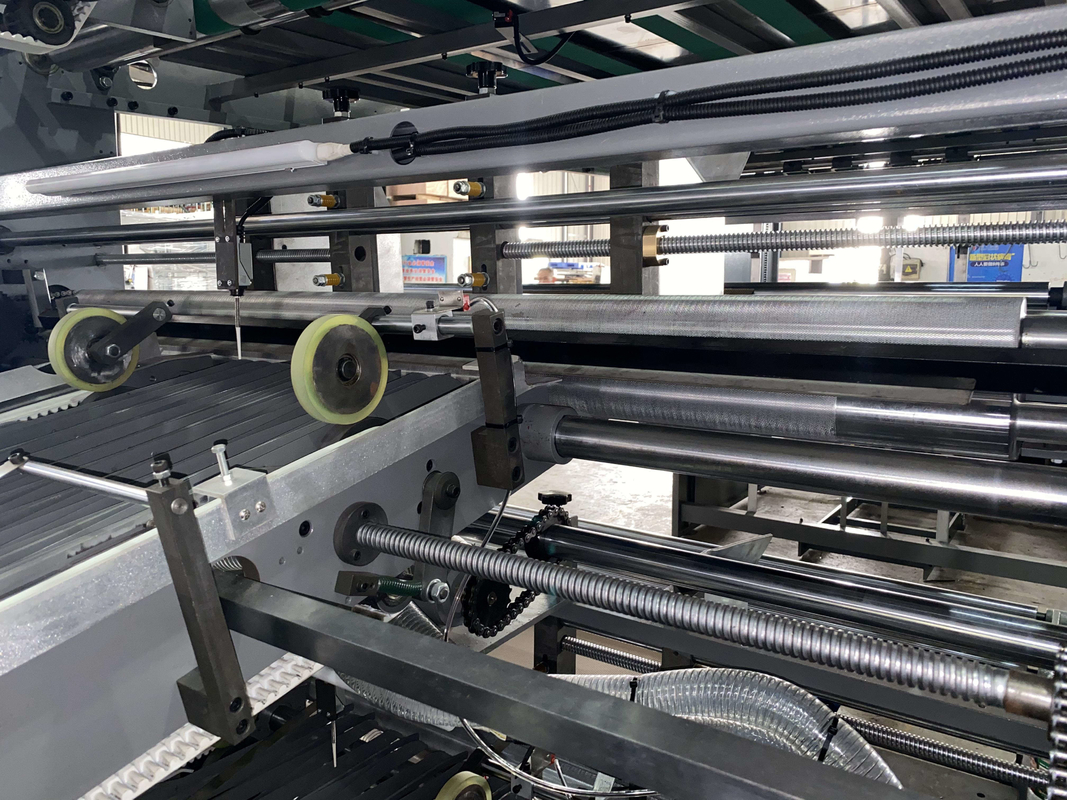 450 * 450 mm doppelwandige 5-lagige Flötenlaminator-Wellpappe-Laminiermaschine