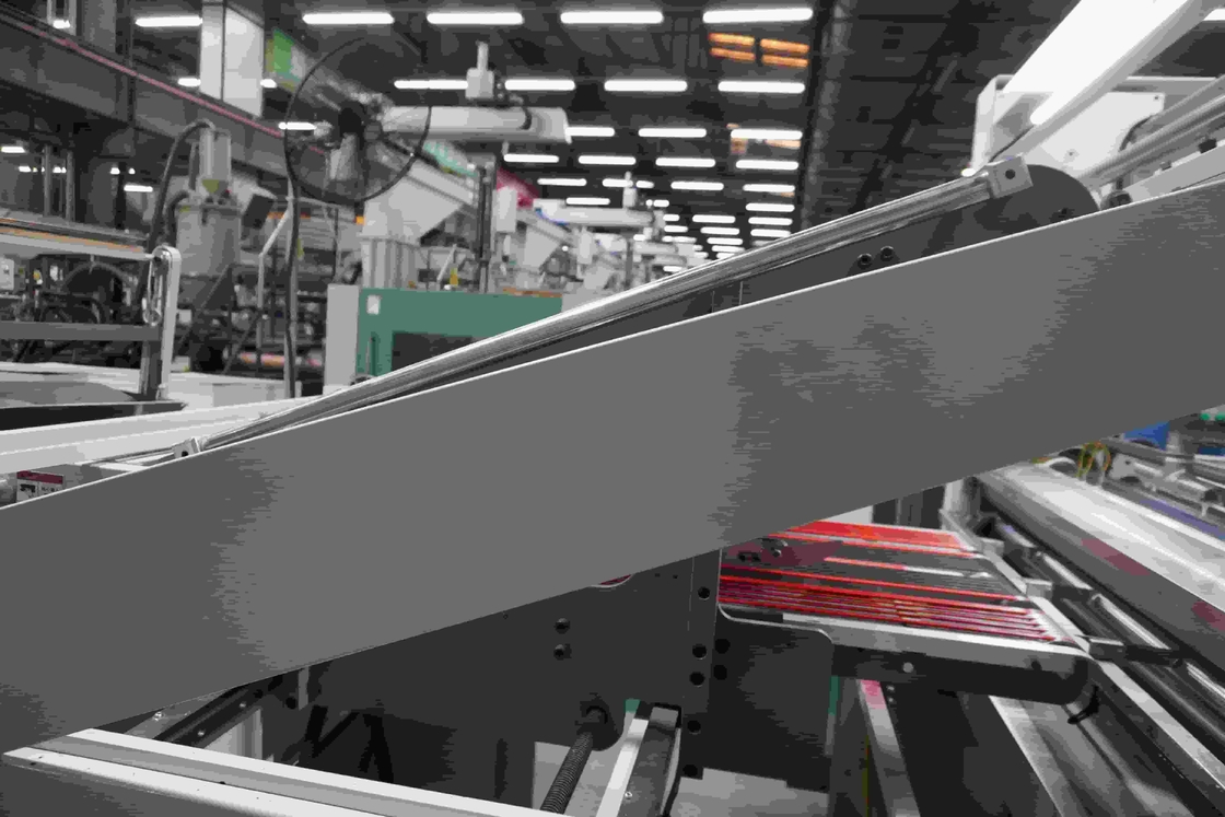 Hochpräzisions-Kartonkaschiermaschine mit ±0,5 mm Genauigkeit und 100-800 g/m² Oberpapierstärke